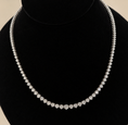 Charger l'image dans la visionneuse de la galerie, 14K White Gold Graduated Diamond Tennis Necklace