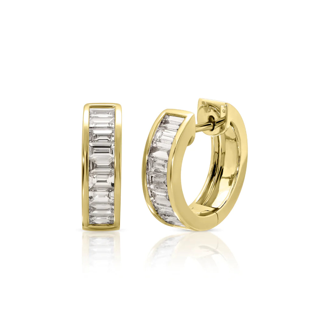 Boucles d'oreilles Huggie baguette en diamant