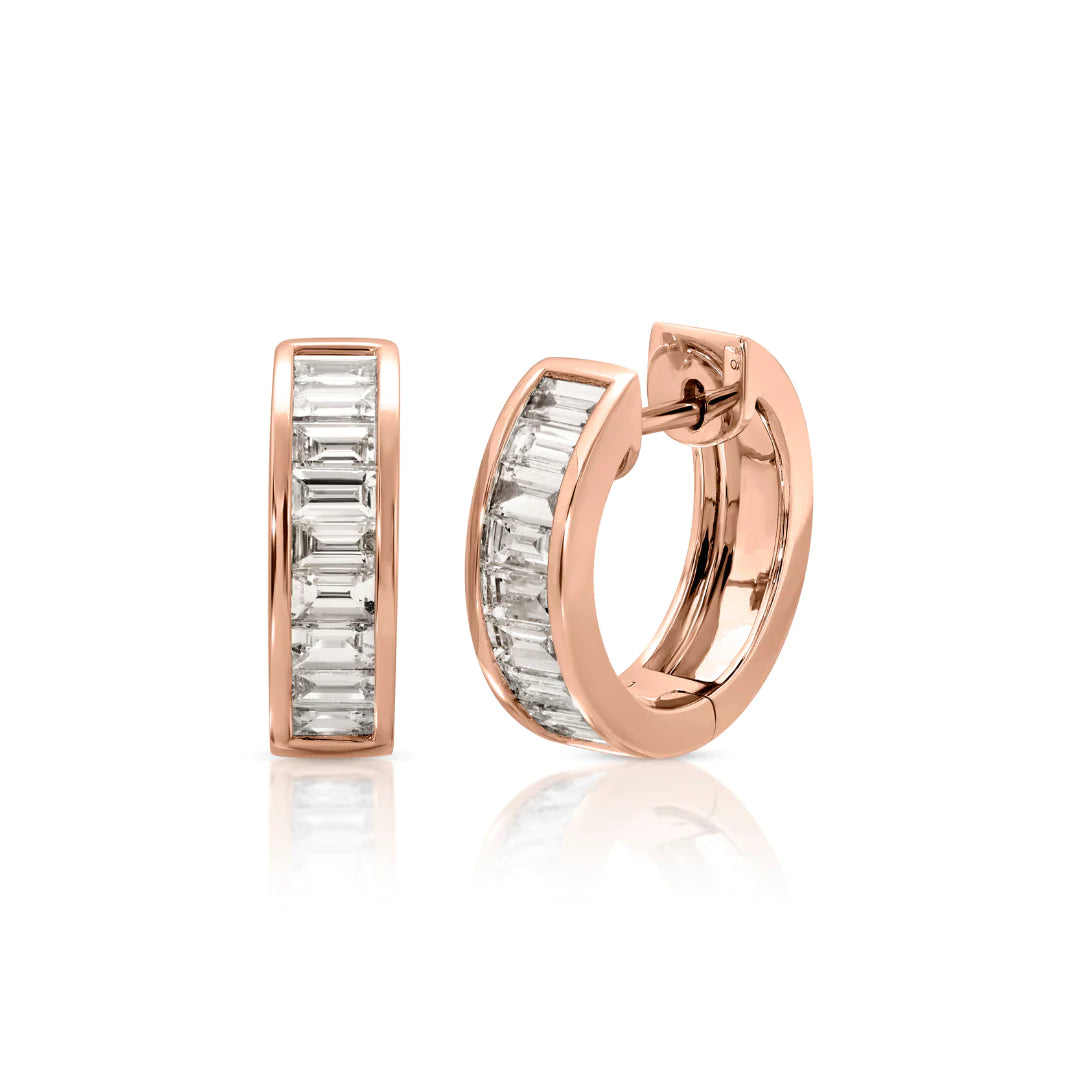 Boucles d'oreilles Huggie baguette en diamant