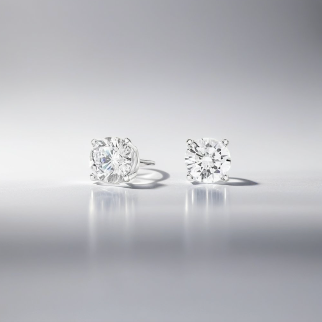 Round Diamond Stud Earrings